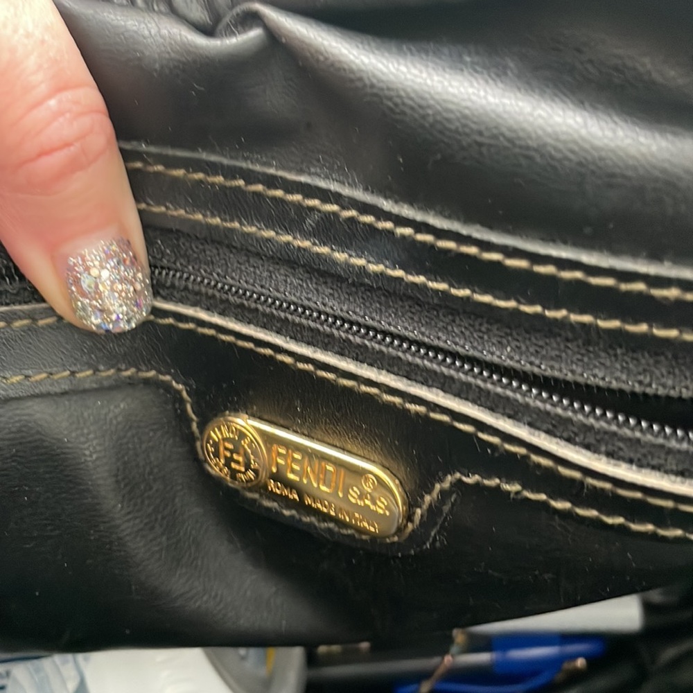 AUTHENTIC Vintage Fendi bag - Picture 6 of 10